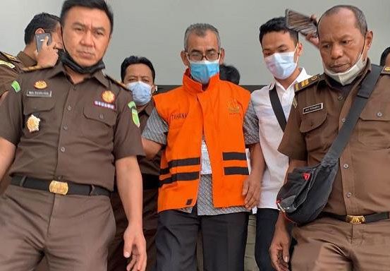 Mantan Bupati Kuansing Mursini Minta Dibebaskan
