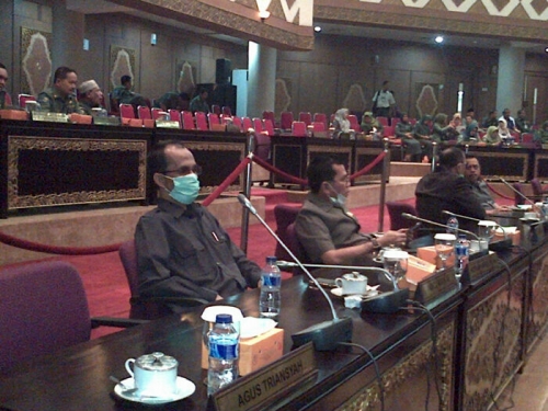 Rapat Paripurna DPRD Riau Diwarnai dengan Kabut Asap 
