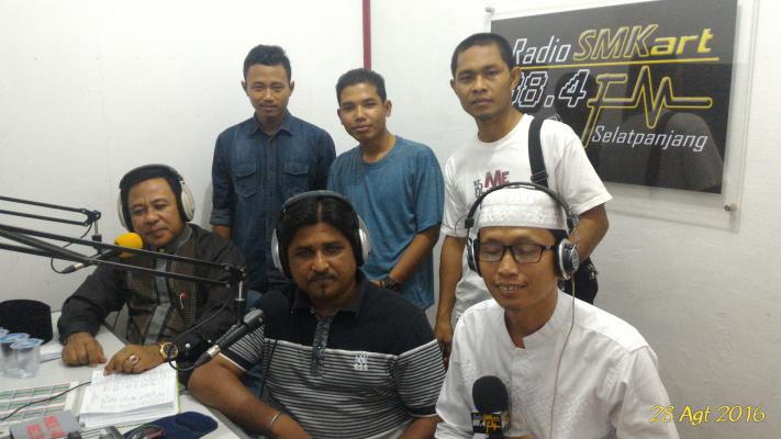 STKIP Meranti Talkshow di Radio SMK Selatpanjang