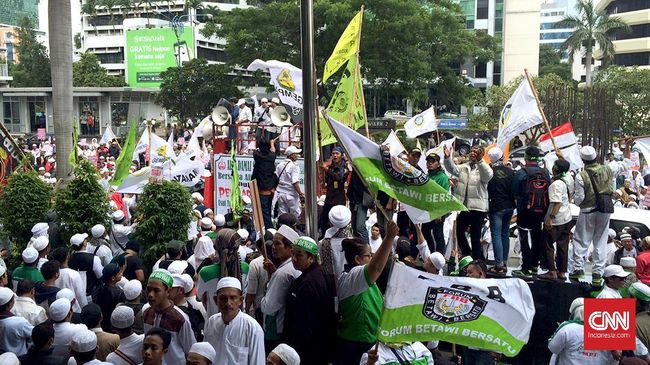 Kasus Reklamasi Gerus Citra Ahok