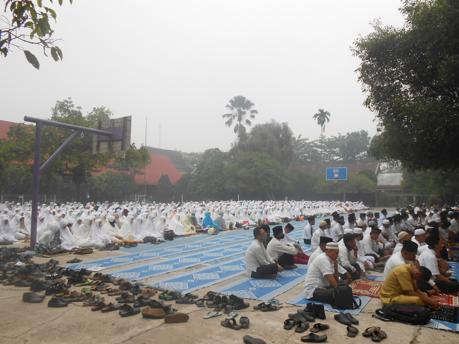 Ribuan Guru di Pekanbaru Terharu Saat Gelar Solat Isitisqo 