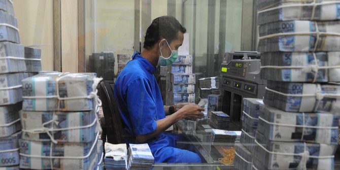 Rupiah Kembali Melemah ke Level Rp 14.095 per USD 
