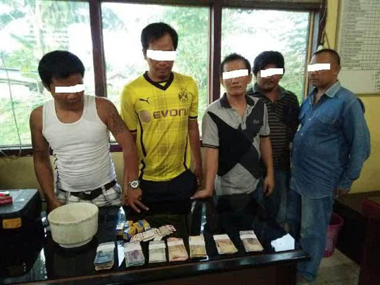 Asyik Berjudi, Lima Warga Airmolek Ditangkap Polres Inhu