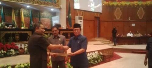 Pemprov Riau Sampaikan Raperda Tentang Perlindungan Hak Perempuan dari Tindak Kekerasan 