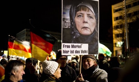 Kelompok Anti-Islam Jerman Tuntut Merkel Mundur 