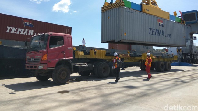 Pangkas Dwell Time, Luhut Ingin Ada Dry Port di Tangerang