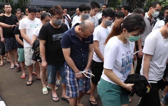 Polisi Serahkan 80 Warga China Tukang Tipu ke Imigrasi