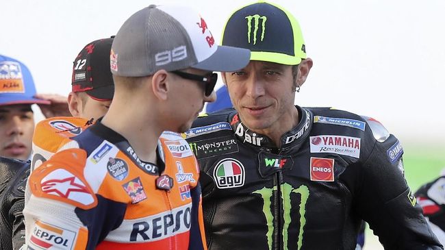 Performa Dikritik, Rossi Ungkit Penampilan Buruk Lorenzo
