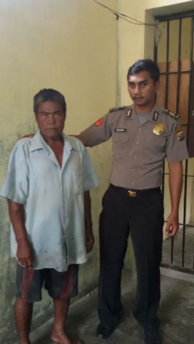 Ayah Ini Tak Sedih, Malah Minta Pemakaman Dipercepat 
