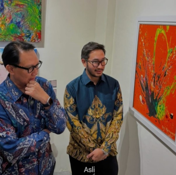 Pelukis Abstrak Asal Cirebon Wakili Indonesia di ASEAN Disability Art Exhibition 2025