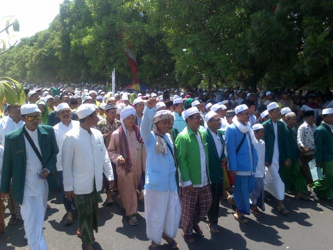 Kiai & Anggota DPRD Bangkalan Bingung Konsep Kota Selawat dan Zikir
