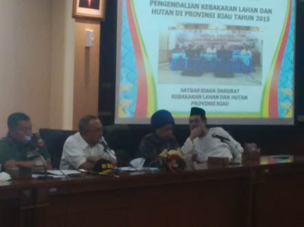 Hujan, Plt Gubri Sumringah, Peserta Pertemuan Ucap Syukur
