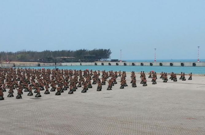 Ribuan Personel TNI Ikuti Geladi Bersih Upacara HUT ke-70 TNI 