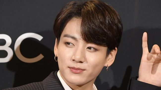 Seniman Tato Bantah Rumor Dikencani Jungkook BTS