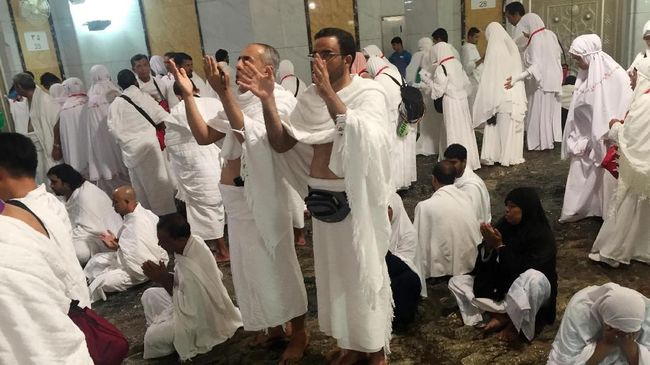 Rombongan Umrah RI Tertahan di Abu Dhabi dan Dubai