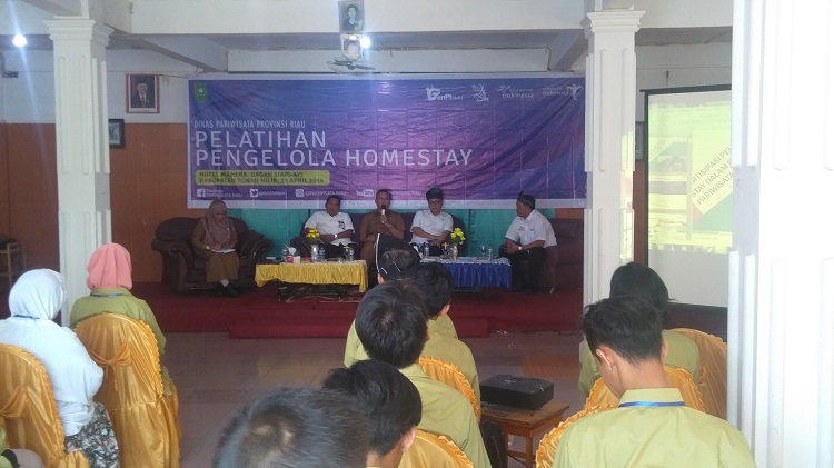 Pengelola Homestay Diberikan Pelatihan