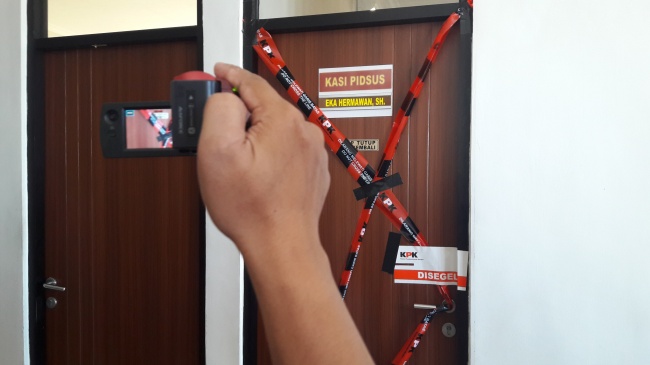 KPK Periksa Staf Kejari Pamekasan