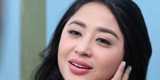 Dewi Perssik Tegaskan Tak Main-Main dalam Urusan dengan Rosa Meldianti