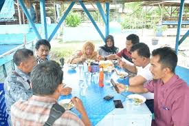 Dikunjungi Kru RRI dan TVRI, Bupati Jelaskan Program Pemkab Kampar