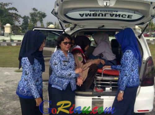 Pelajar SMP dan SMA di Pelalawan Jatuh Pingsan Saat Upacara Peringatan Hari Pahlawan 