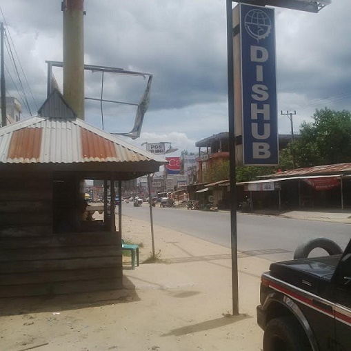 Pos Di bongkar, Puluhan Buruh Angkut Menolak