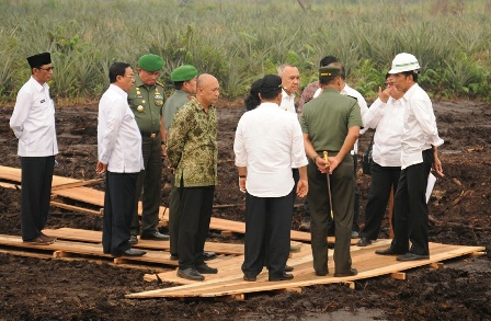 Bupati Wardan Ikut Sambut Presiden Jokowi di Kampar 