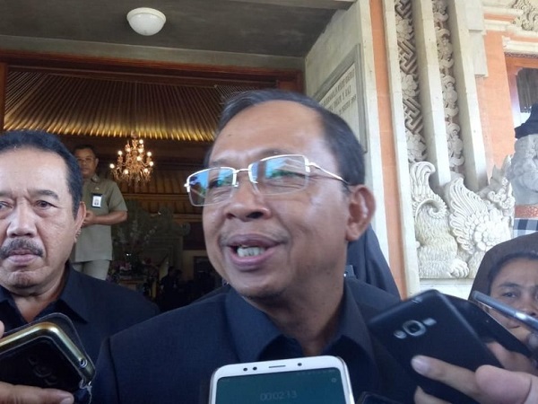 Saran Koster ke Tim Hore Capres yang Depresi: Hoax Kok Dipercaya