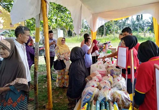 Disdagkop-UKM Riau Gelar Pasar Murah, Intip Harga Barangnya di Sini 