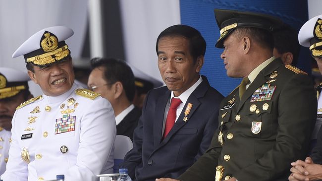 Di Balik Ketidakhadiran Jokowi pada HUT TNI ke-71