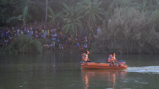 Jenazah Pilot Pesawat MAF Ditemukan di Danau Sentani