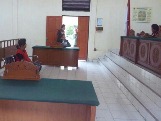 Sidang PNS Tipu Puluhan Calon Honorer, Sumiyati Dituntut 2,3 Tahun
