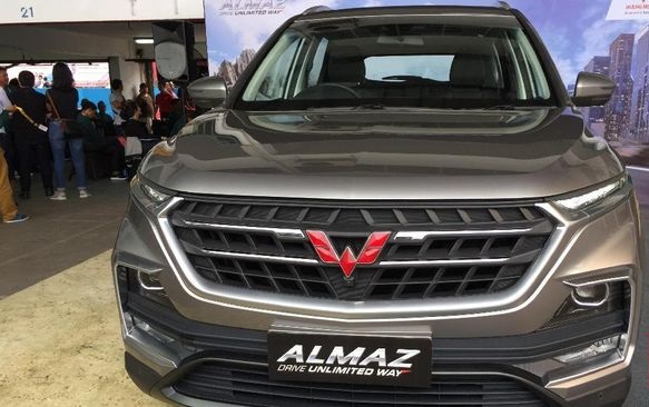 Lusa, Wuling Luncurkan Almaz dan Umumkan Harganya 