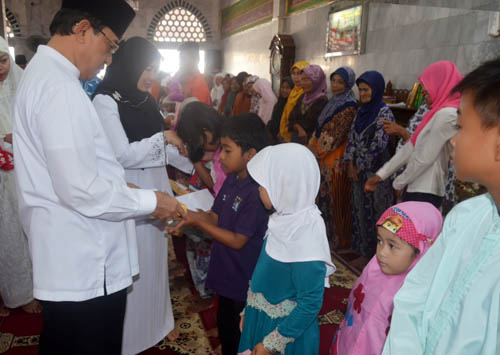 Dihadiri Bupati, TP PKK Taja Pesantren Kilat dan Beri Bingkisan Buat Anak Yatim dan Lansia