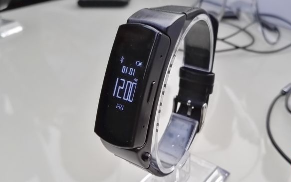 Infinix Boyong Gelang Pintar Mewah Harga Murah