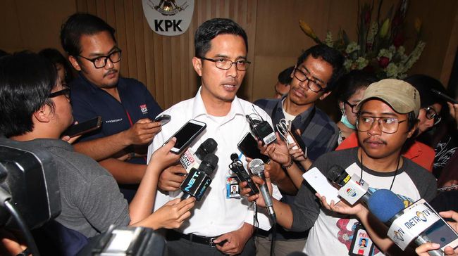 KPK Curigai Fahri Hamzah Bela Pihak Tertentu dalam Kasus e-KTP