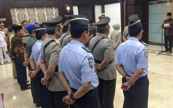 Wiranto Kukuhkan Satuan Tugas Sapu Bersih Pungli