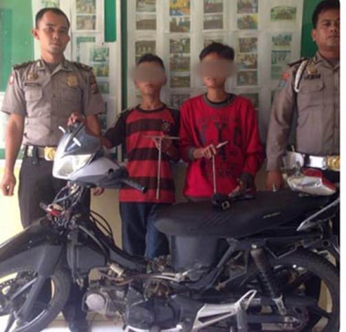 Dua Remaja Ditangkap Polsek Simpang Kanan