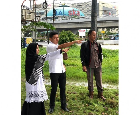 Percantik Wajah Kota, Dinas PUPR Pekanbaru Bersihkan Taman Patung Kuda 