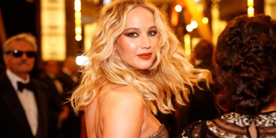 Tunangan, Jennifer Lawrence Ternyata Baru 8 Bulan Pacaran