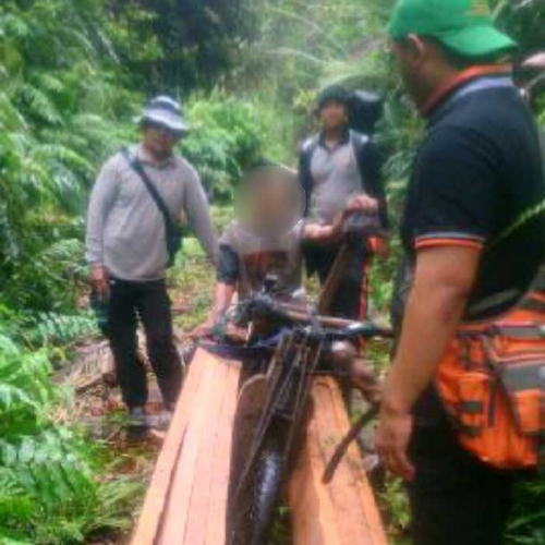 Perambah Hutan dan Seorang Toke Kayu Ditangkap Polisi di Pedalaman Kabupaten Siak 