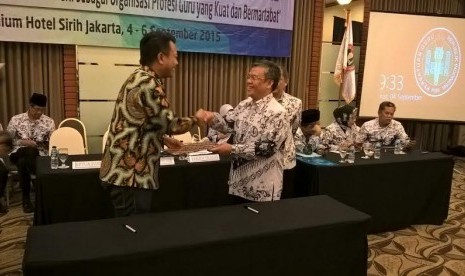 3,5 Juta Guru Dapat Office 365 Gratis 
