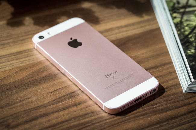 iPhone SE Bersiap Awal 2018 