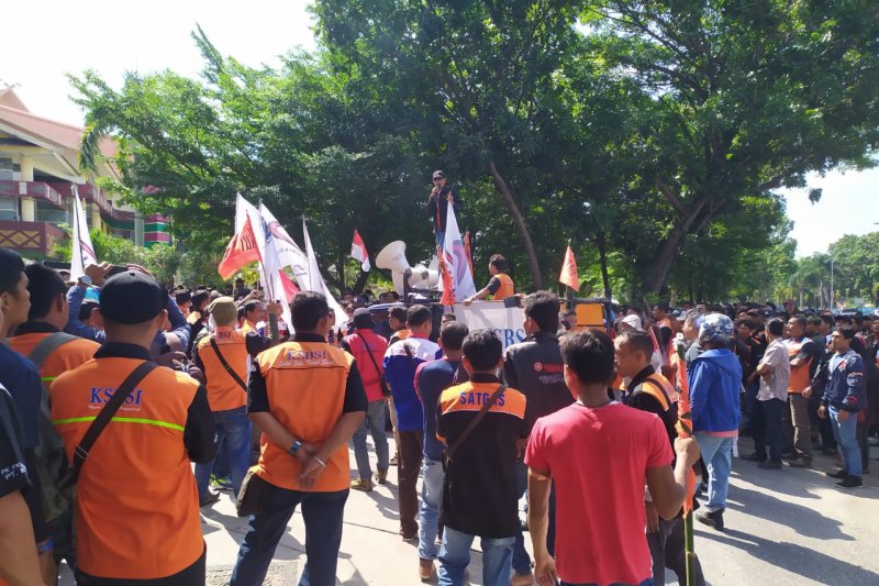 Buruh Riau Tolak RUU Cipta Lapangan Kerja