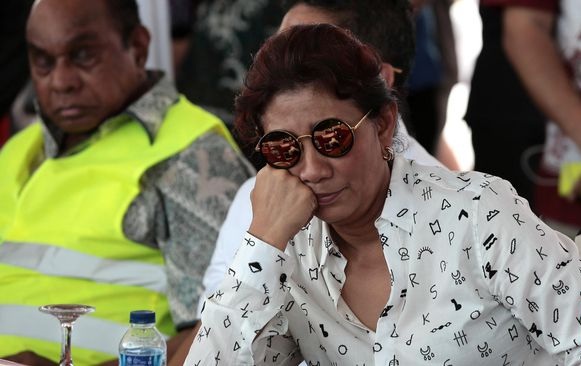 Simpati Netizen Saat Menteri Susi Tertidur di Bandara
