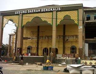 Masyarakat Bengkalis Didesak Usut Tuntas Proyek Gedung Daerah