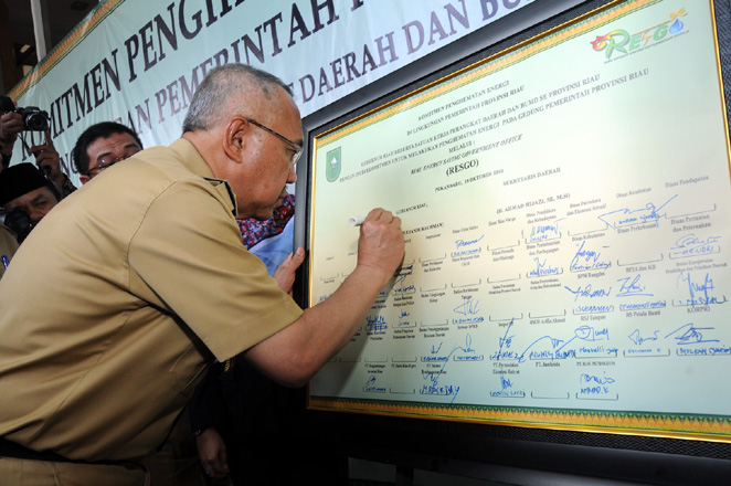 Pemprov Riau Komit Atasi Listrik di Riau