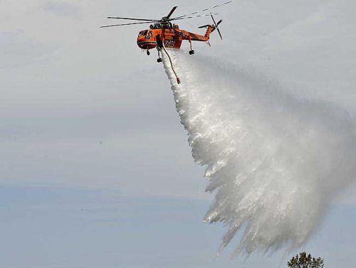 Cagar Biosfer GSK Terbakar, Tim Satgas Karlahut Lakukan Water Bombing 