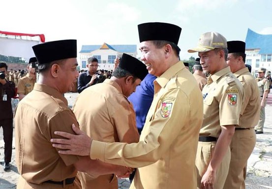Wawako Pekanbaru Ingatkan Anak Buahnya Jangan Sampai Ada Masyarakat Mengeluh 