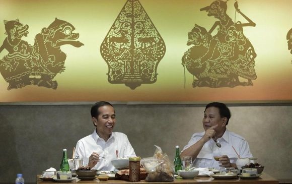 Cerita di Balik Meja Makan Jokowi dan Prabowo di Sate Senayan