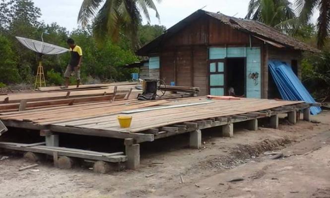 Puting Beliung Terjang Satu Unit Rumah Warga Desa Mengkopot 